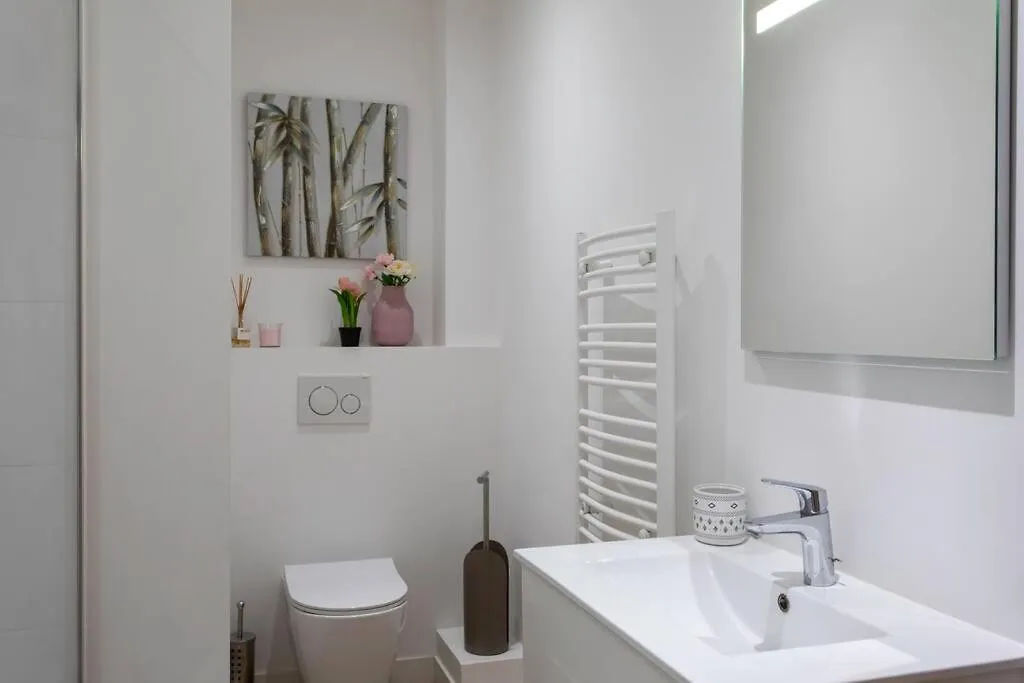 L53 1Br Hotel Des Postes, Place Massena Terrace & Ac Nice 0*,  France